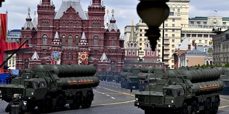 Pologne : la chute de Poutine envisagée dans un contexte de course aux armements