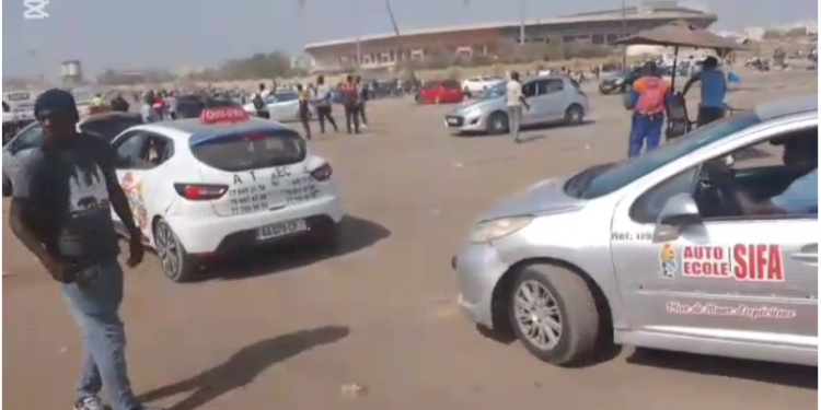 Parking lss : Les auto-écoles chassées à coups de lacrymo en plein exam Parking lss : Les auto-écoles chassées à coups de lacrymo en plein exam