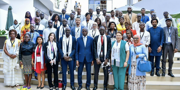 DAKAR ACCUEILLE UN ATELIER RÉGIONAL SUR LA TRANSFORMATION NUMÉRIQUE DES ARCHIVES DAKAR ACCUEILLE UN ATELIER RÉGIONAL SUR LA TRANSFORMATION NUMÉRIQUE DES ARCHIVES