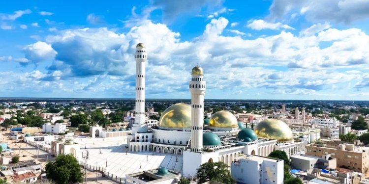 TRANSITION VERTE : TIVAOUANE MISE SUR UNE CENTRALE SOLAIRE DE 10 MW POUR SA GRANDE MOSQUÉE