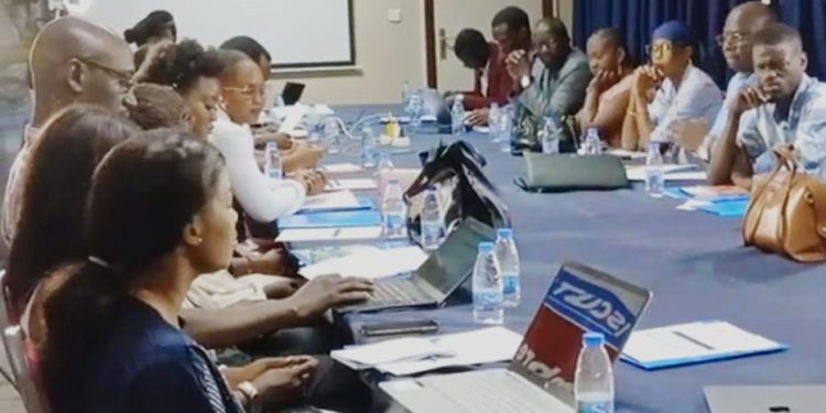 SENSIBILISATION POUR LE RENFORCEMENT DE LA JUSTICE FISCALE AU SÉNÉGAL SENSIBILISATION POUR LE RENFORCEMENT DE LA JUSTICE FISCALE AU SÉNÉGAL