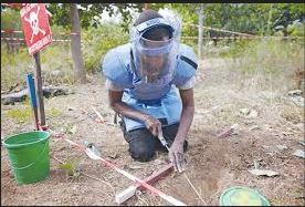 Le PRES, l’emploi et le déminage en Casamance font la résistance à la politique dans les quotidiens Le PRES, l’emploi et le déminage en Casamance font la résistance à la politique dans les quotidiens
