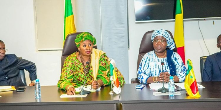 CORRIDOR DAKAR–BAMAKO : LES DEUX PAYS TRAVAILLENT À DES SOLUTIONS DURABLES FACE AUX PERTURBATIONS LOGISTIQUES CORRIDOR DAKAR–BAMAKO : LES DEUX PAYS TRAVAILLENT À DES SOLUTIONS DURABLES FACE AUX PERTURBATIONS LOGISTIQUES