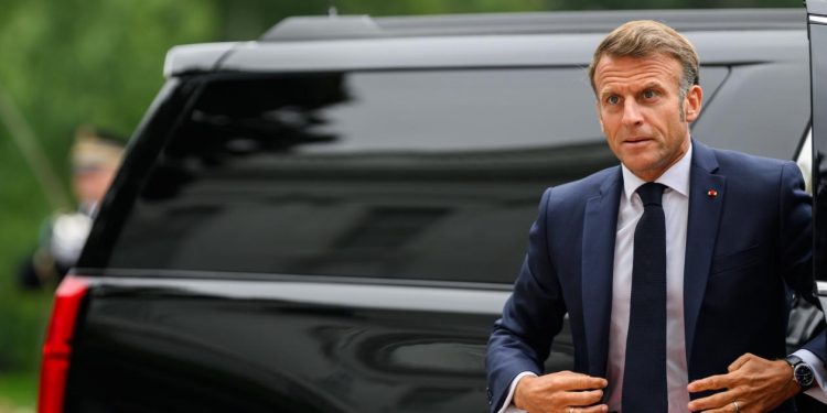 Macron lance une tournée africaine pour renforcer la présence française