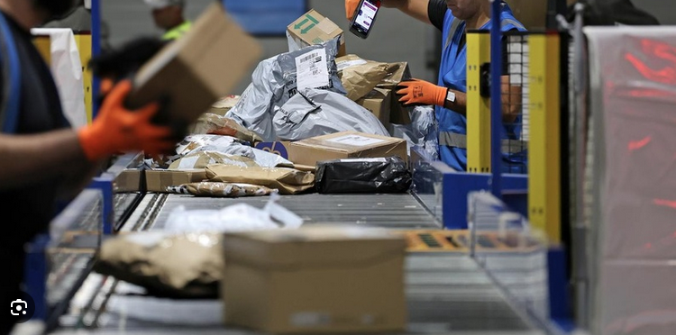 Commerce: une taxe de 3 euros imposée sur tous les petits colis importés dans l’UE à partir du 1er juillet 2026