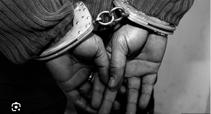 THIÈS : L'ivrogne C. Sow vole un tissu pour acheter de l'alcool et prend un mois ferme THIÈS : L’ivrogne C. Sow vole un tissu pour acheter de l’alcool et prend un mois ferme