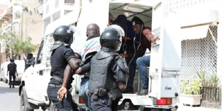 Pikine : le récit d&rsquo;une perquisition mouvementée dans un repaire rempli de motos volées et de drogue